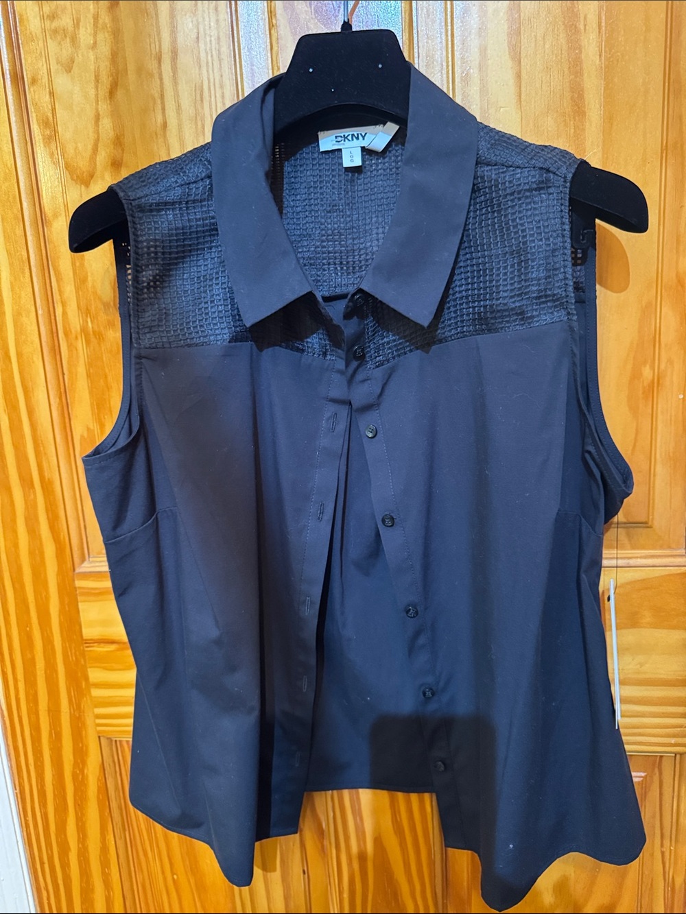 DKNY Black Sleeveless Button-Down Shirt with Textured Yoke